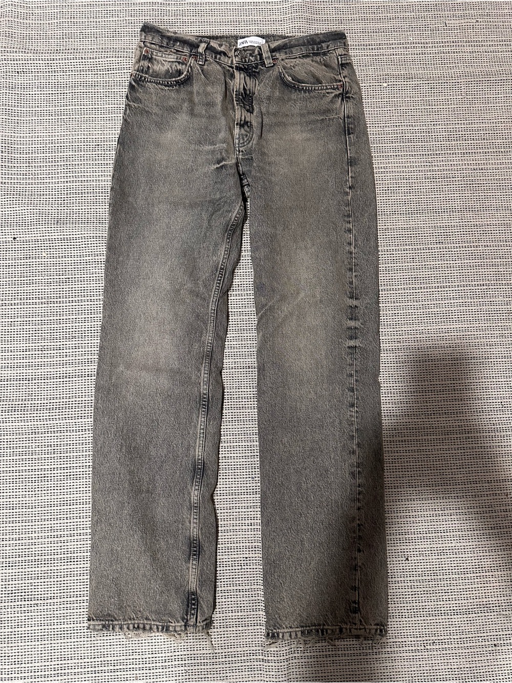 Zara Women Straight Jeans in Washed Gray